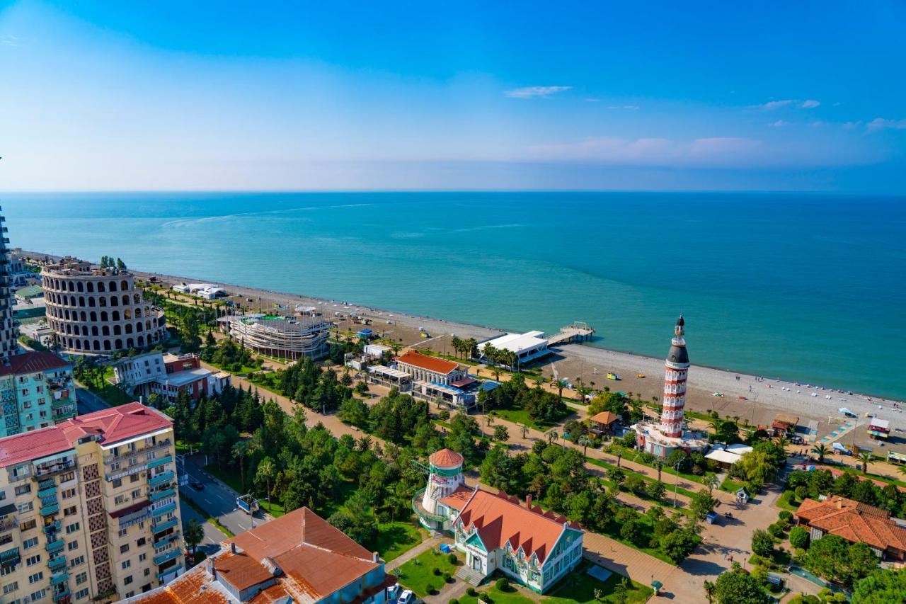 Luxury Sea View Orbi City Batoemi Buitenkant foto