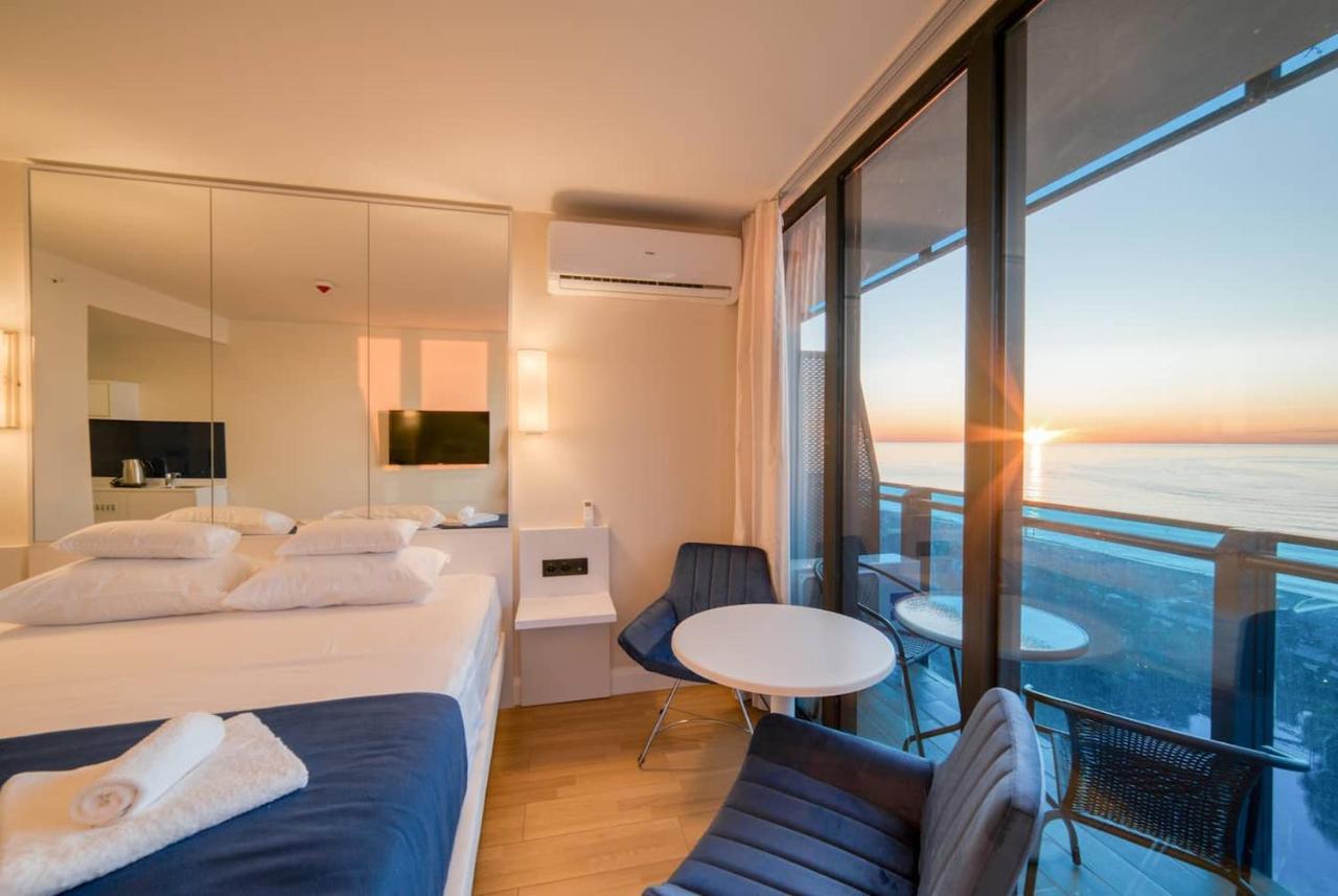 Luxury Sea View Orbi City Batoemi Buitenkant foto