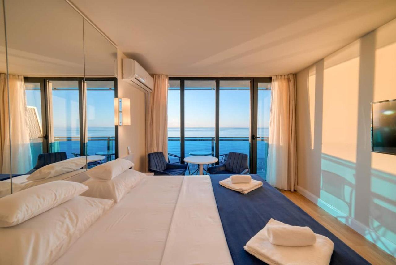 Luxury Sea View Orbi City Batoemi Buitenkant foto