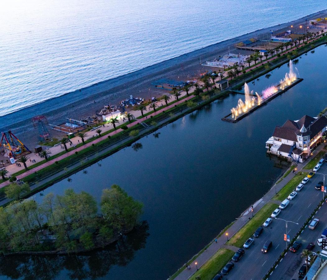 Luxury Sea View Orbi City Batoemi Buitenkant foto