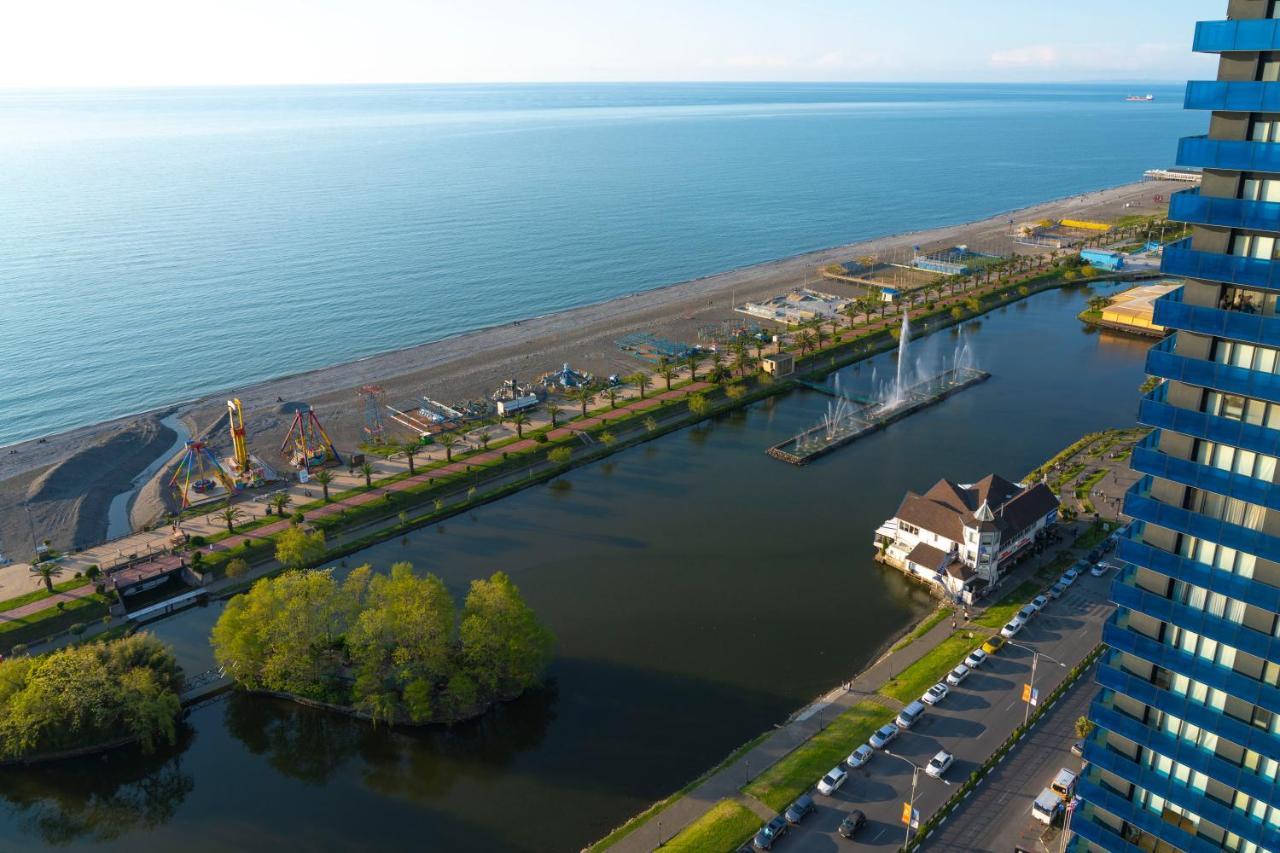 Luxury Sea View Orbi City Batoemi Buitenkant foto