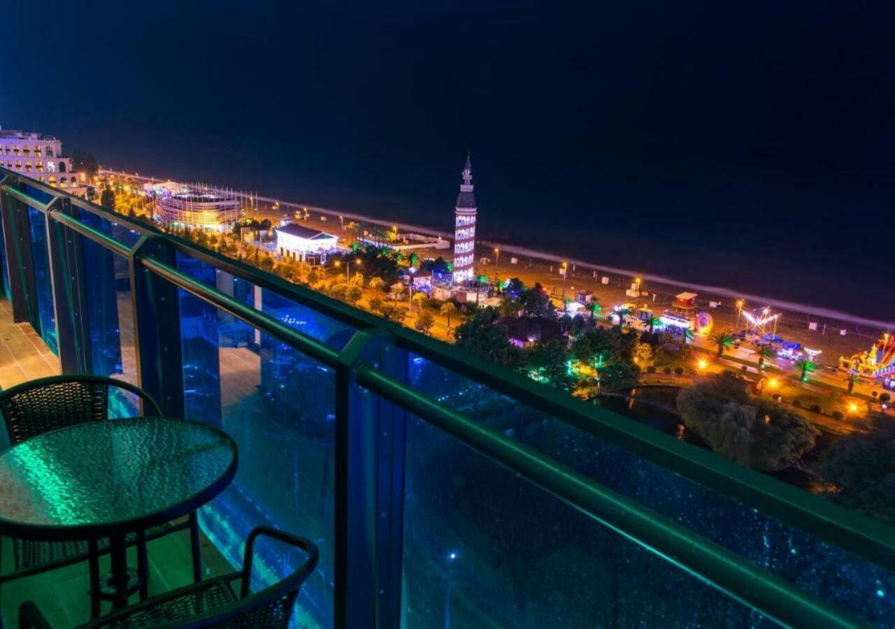 Luxury Sea View Orbi City Batoemi Buitenkant foto